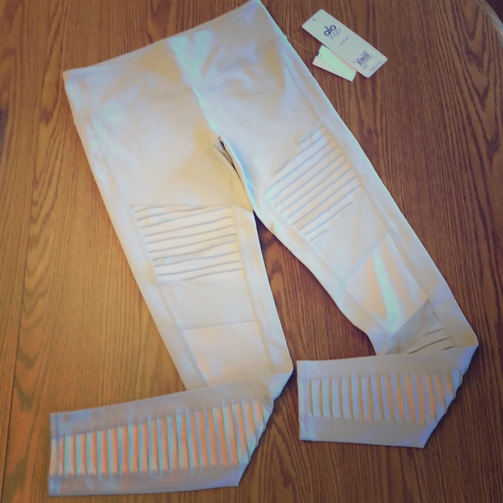 All Yoga size medium leggings in light grey